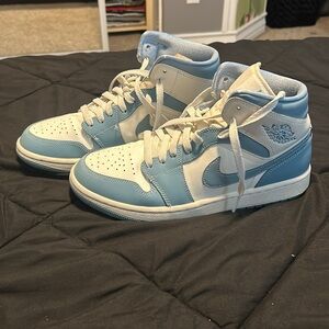 Jordan 1 “University Blue” Wmns 9.5